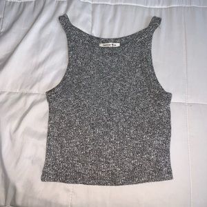 Cropped gray tank